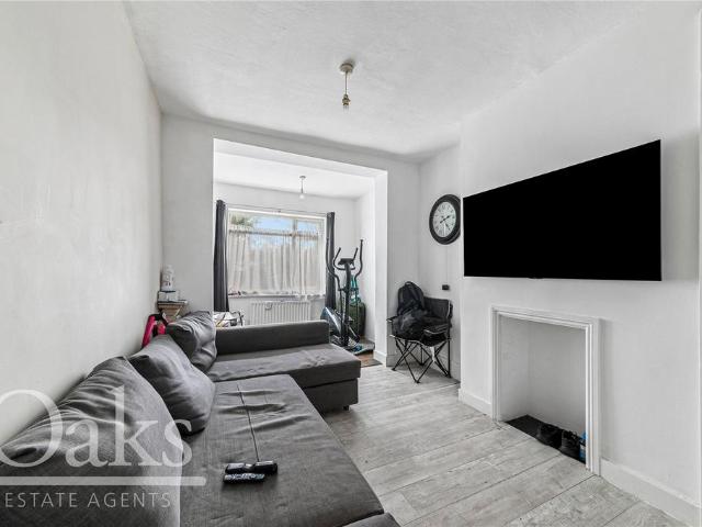 Flat for sale in London Borough of Bromley, Greater London