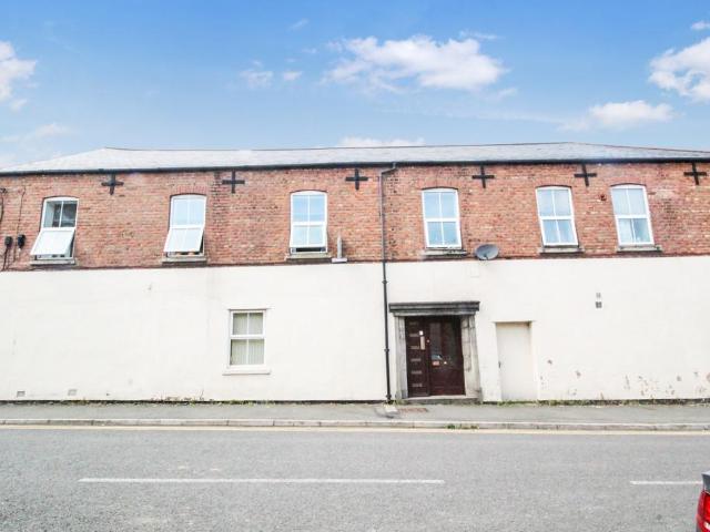 Flat for sale in Shotton, Wales