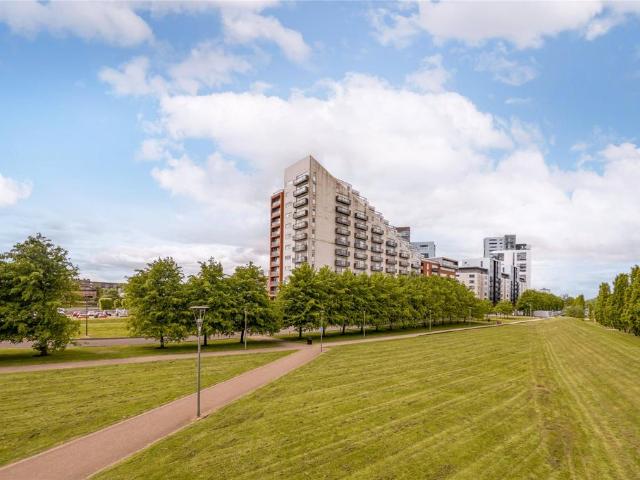 Flat for sale in Thornwood, Partick