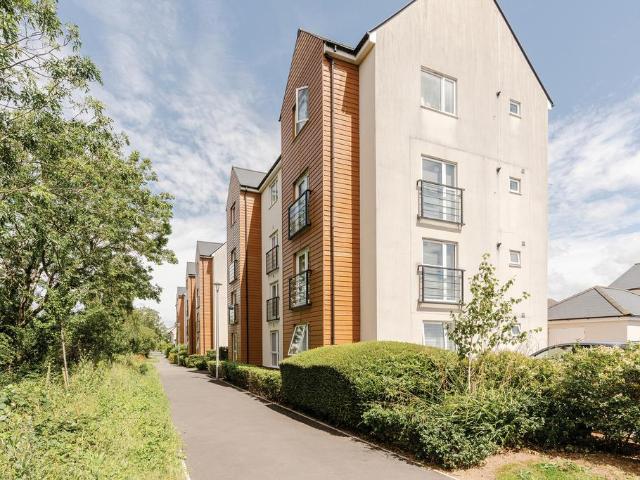 Flat for sale in Port Marine, Portishead