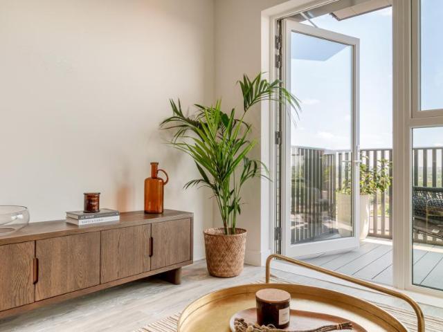 Flat for sale in London Borough of Hounslow, Strand