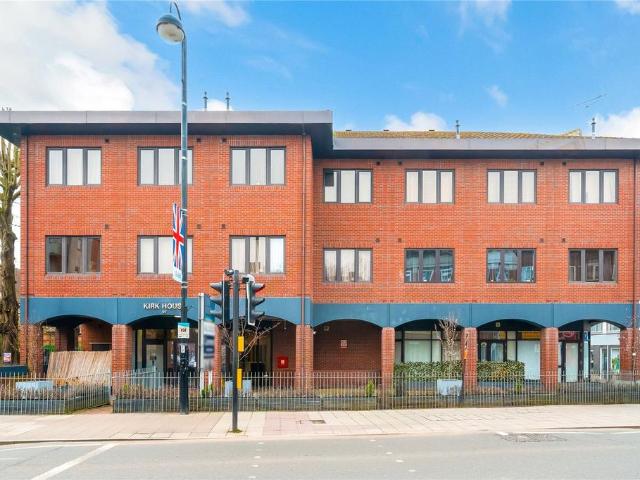Flat for sale in Yiewsley, Greater London