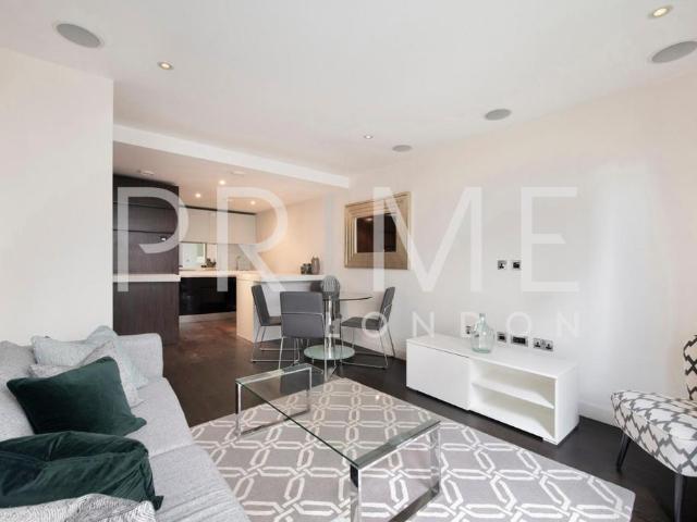 Flat for sale in Pimlico, Greater London