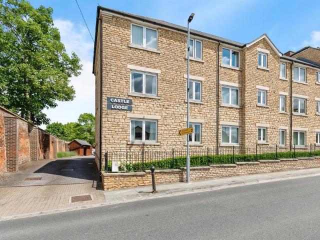 Flat for sale in Chippenham, Wiltshire