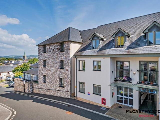 Flat for sale in Highweek, Bridford