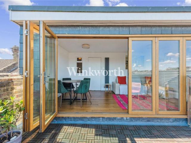 Flat for sale in Harringay, Greater London