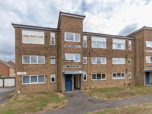 Flat for sale in North Horsham, Horsham