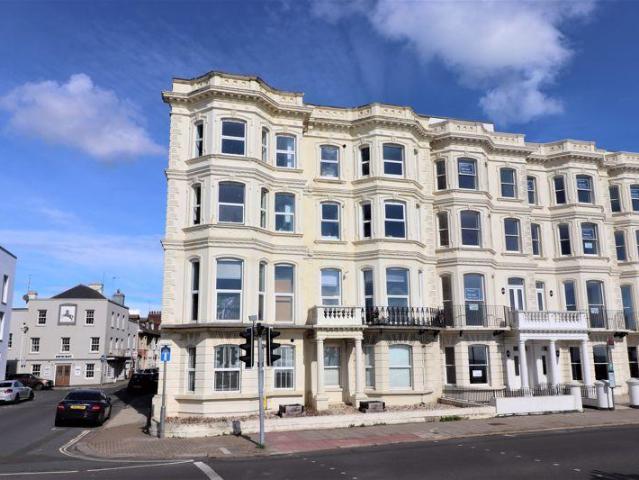 Flat for sale in West Worthing, Worthing