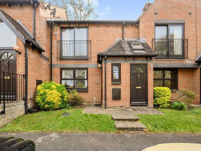 Flat for sale in Barton, The Slade
