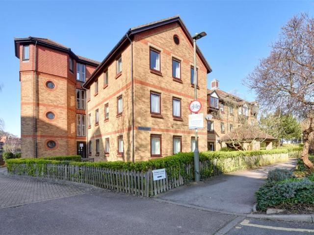 Flat for sale in Hampstead Garden Suburb, Greater London