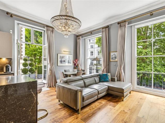 Flat for sale in Kensal Town, Bayswater
