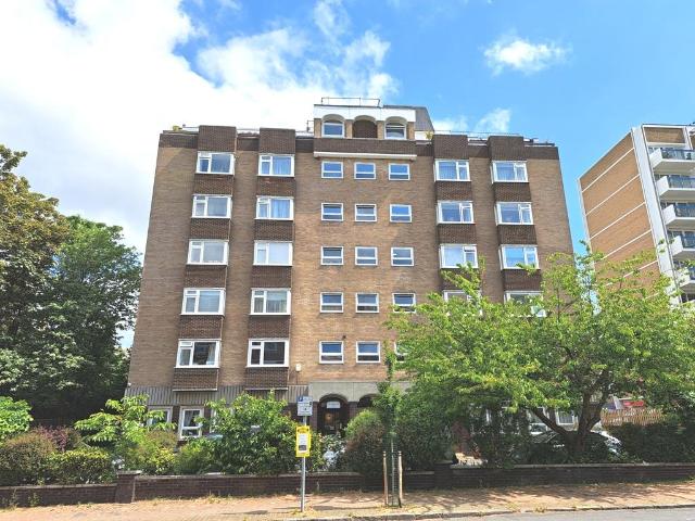 Flat for sale in Eastbourne, East Sussex