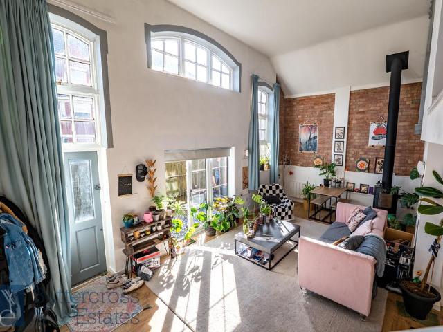 Flat for sale in New Town, Newark and Sherwood