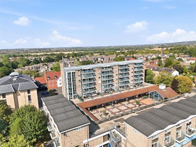 Flat for sale in Chelmsford, Essex