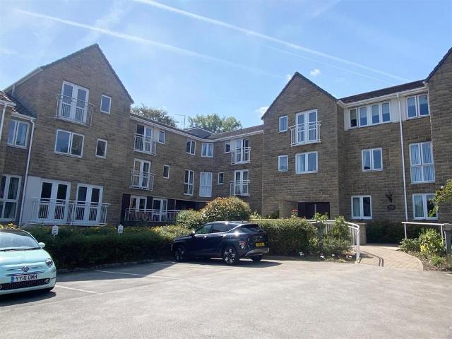 Flat for sale in Lindley, West Yorkshire