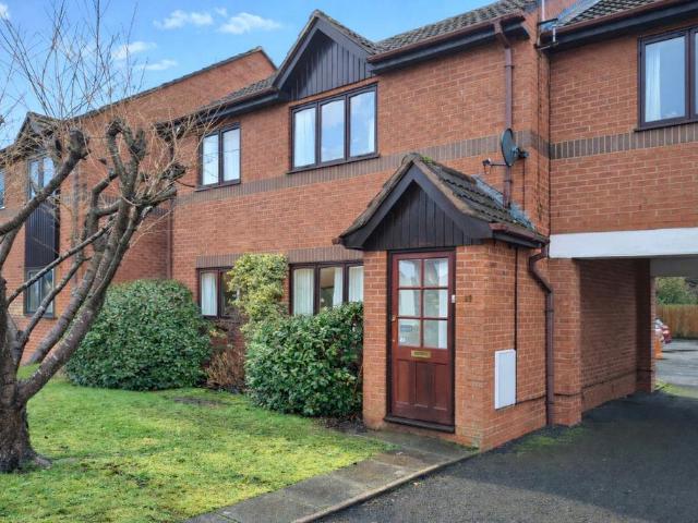Flat for sale in Foxholes, Rushock