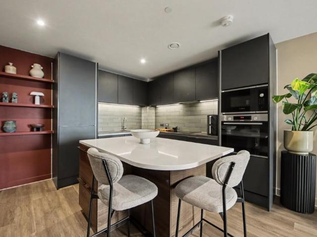Flat for sale in MediaCityUK, Salford