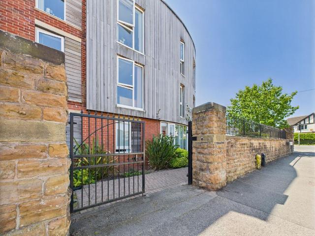 Flat for sale in Woodthorpe, Gedling