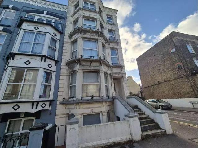 Flat for sale in Westbrook, Acol