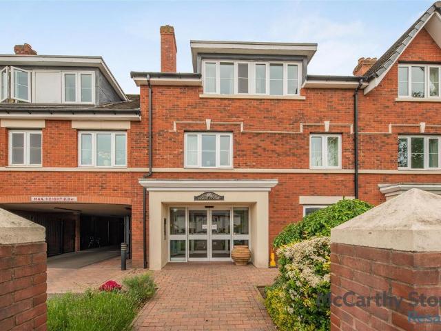 Flat for sale in Sutton Coldfield, West Midlands