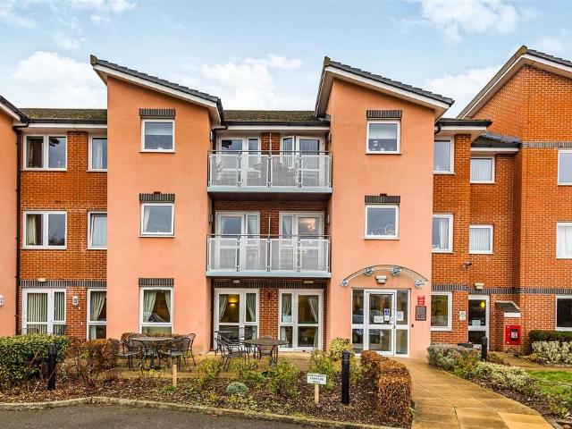 Flat for sale in Enborne, West Berkshire