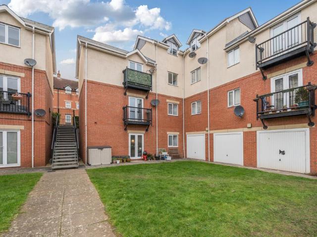 Flat for sale in Crookhill, Worcestershire
