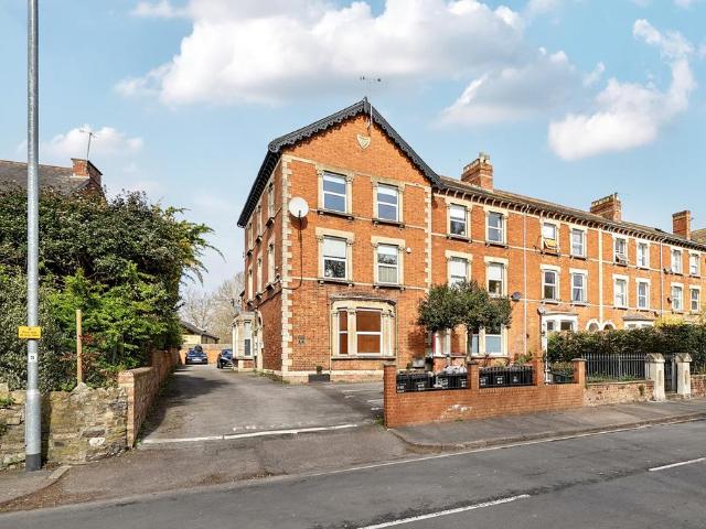 Flat for sale in Rumwell, Somerset