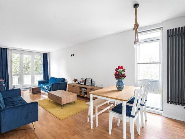 Flat for sale in Putney, Greater London