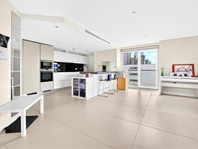 Flat for sale in Finsbury, Greater London