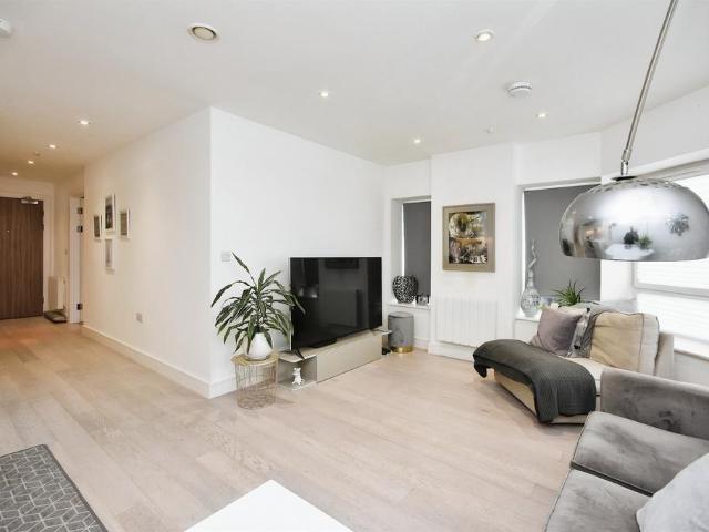 Flat for sale in Navestock Side, Essex