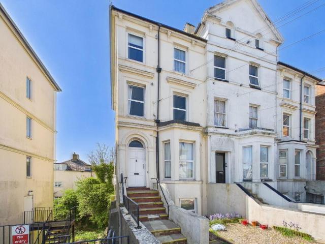 Flat for sale in Folkestone