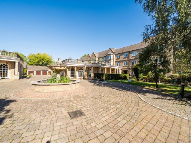 Flat for sale in The Slade, Oxfordshire