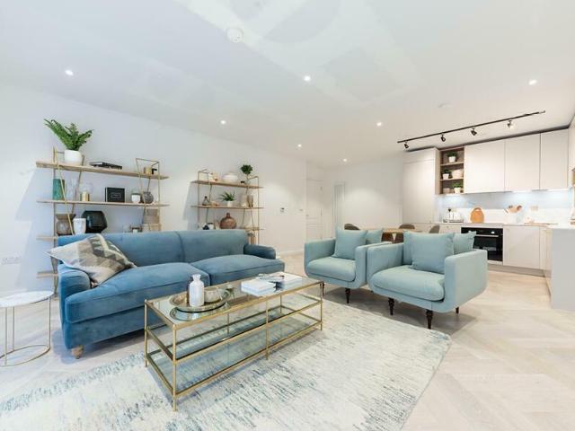Flat for sale in Thorpe, West Yorkshire