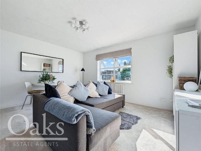 Flat for sale in London Borough of Lambeth, Greater London
