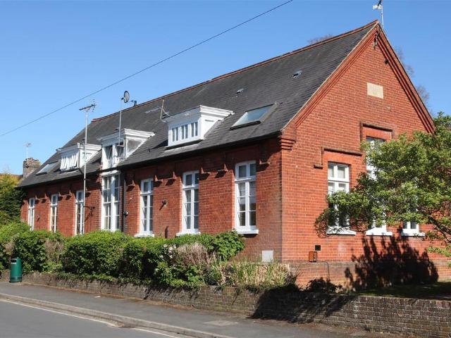 Flat for sale in Pachesham Park, Surrey