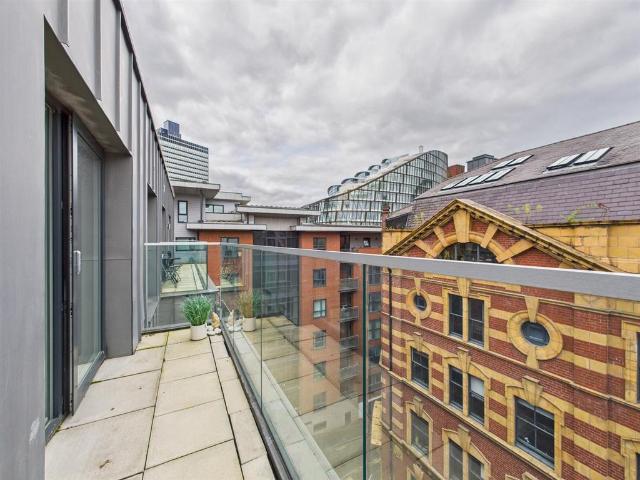 Flat for sale in Georgia, Greater Manchester