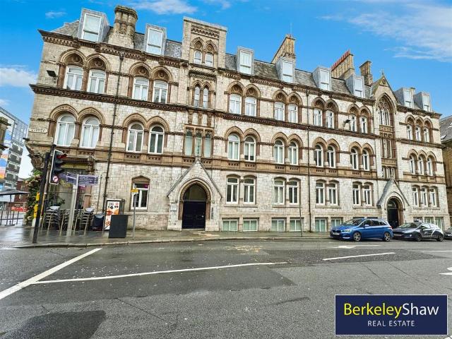 Flat for sale in City Centre, Calderstones