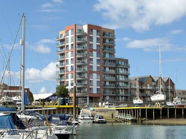 Flat for sale in Priddy's Hard, Middlecroft