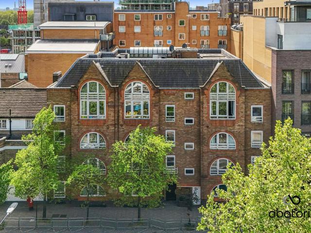 Flat for sale in St. George in the East, Wapping