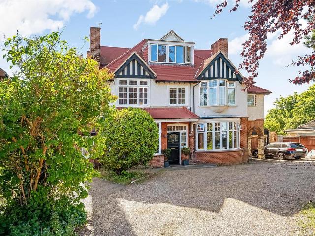 Flat for sale in London Borough of Croydon, Purley