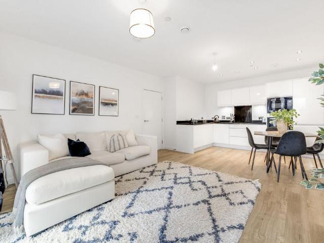 Flat for sale in Alperton, Greater London