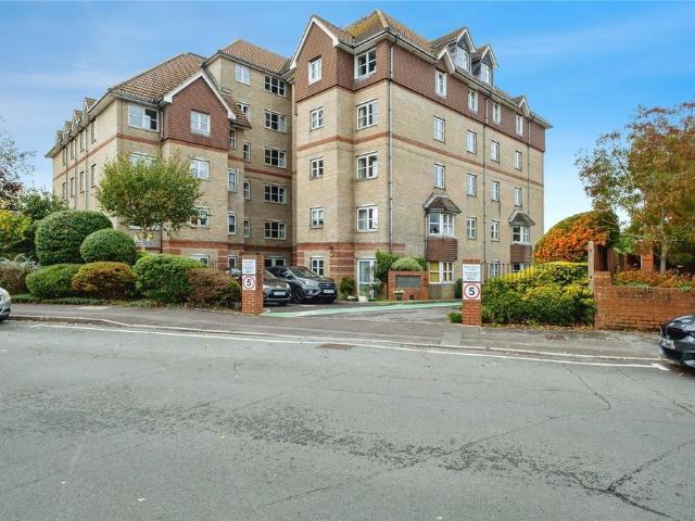 Flat for sale in Wick, Bournemouth