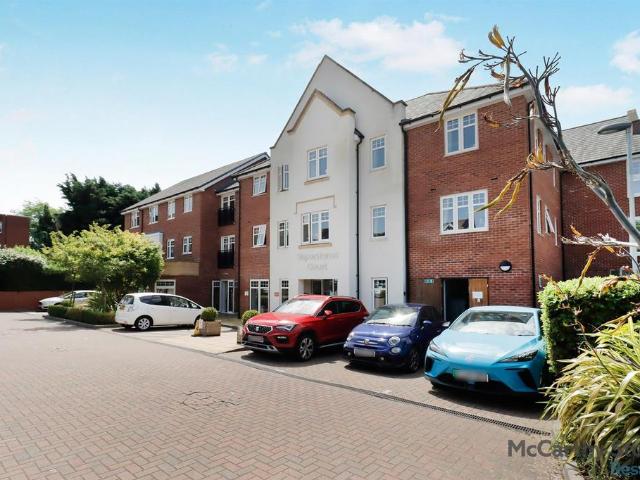 Flat for sale in Cherry Orchard, Frankwell