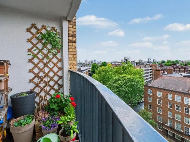 Flat for sale in Clapton, Lower Clapton