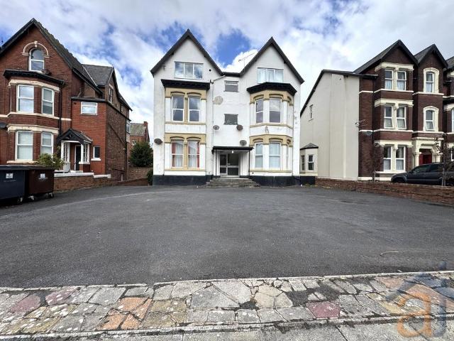 Flat for sale in Meols Cop, Southport