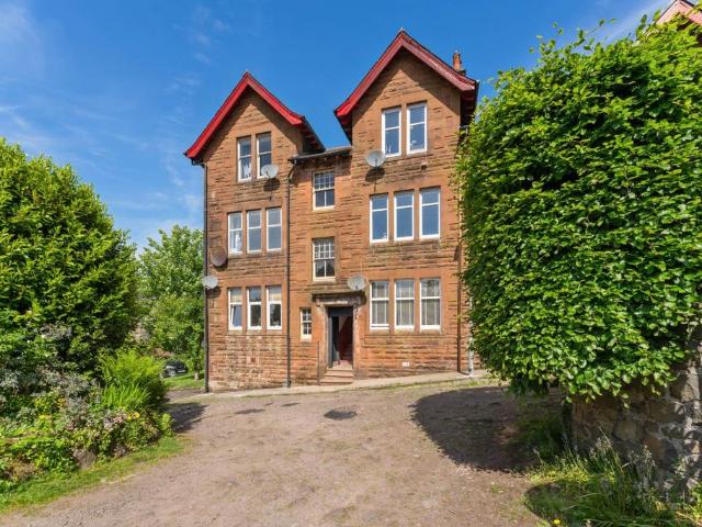 Flat for sale in Kilmacolm, Scotland