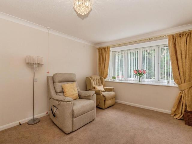 Flat for sale in Chelmsford, Essex