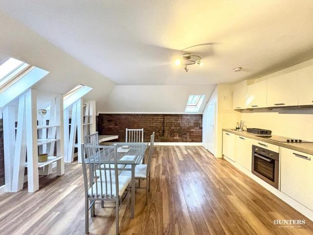 Flat for sale in Batley, West Yorkshire