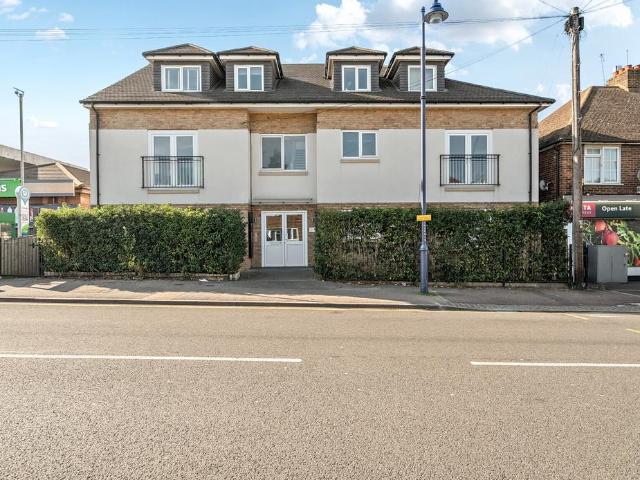 Flat for sale in Sevenoaks, The Butts