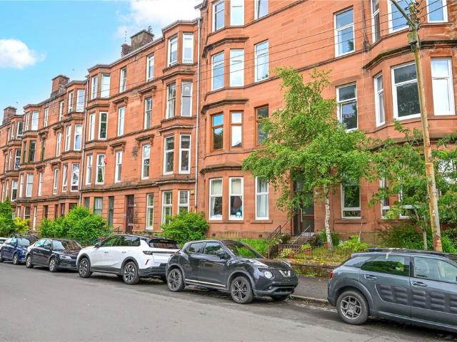 Flat for sale in Crossmyloof, Scotland